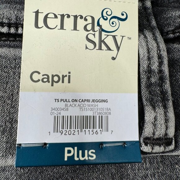 Terra & Sky Womens Plus Size 4X (28W-30W) Gray Denim Capri Jeggings - Picture 10 of 10